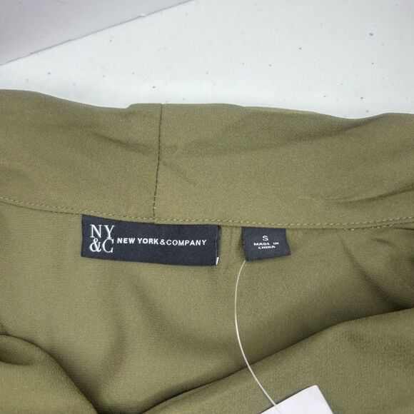 New York & Company Split Neck Green Double Pocket Blouse Long Sleeve Top NWT - Picture 7 of 8